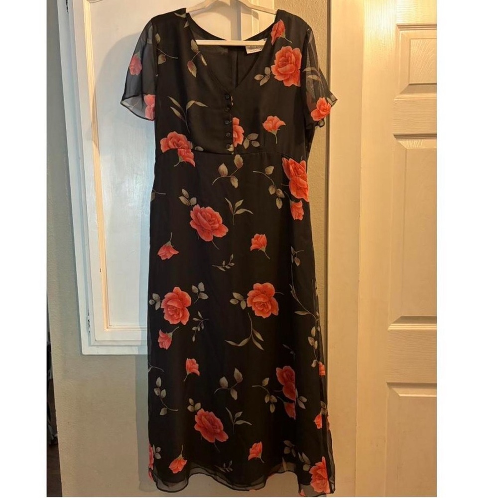 Gorgeous Vintage Kathie Lee Rose Maxi Dress 🥀
